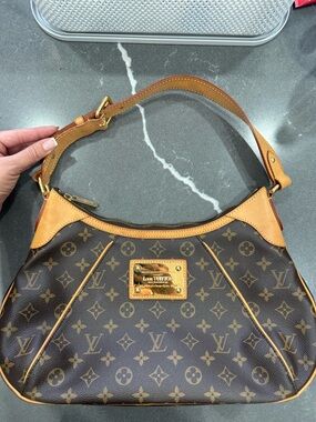Louis Vuitton Thames GM